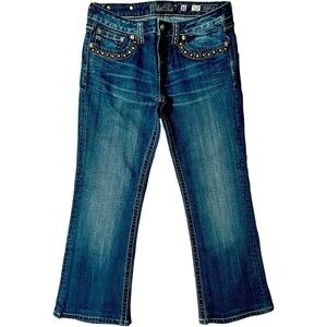 𝅺miss Me Embellished Embroidered Jeans Size 31 Professionally Hemmed